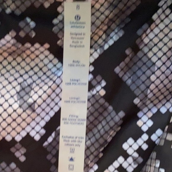 Lululemon The Fluffiest Vest in Black/Ziggy Snake Butter Pink Black - Picture 7 of 7